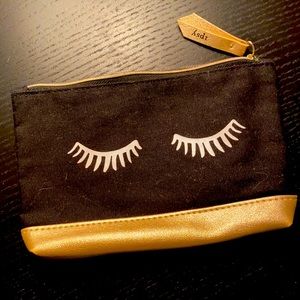 Ipsy makeup bag
